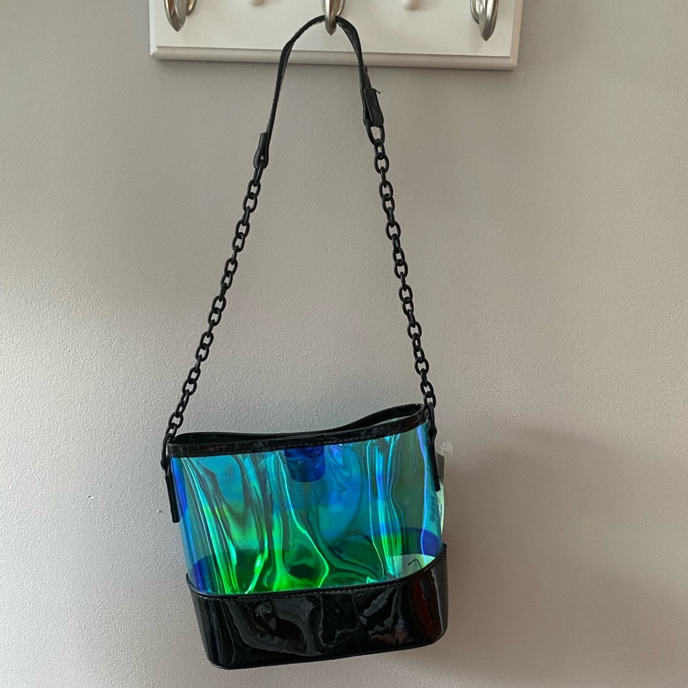 No boundaries shoulder bag. See through